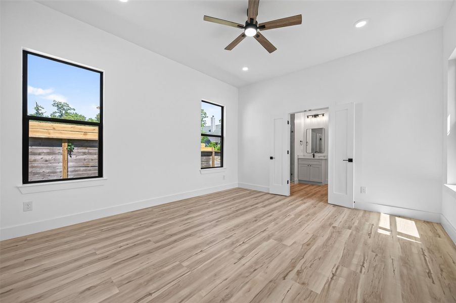 Spacious, unfurnished interior of a new home in , Conroe (Image 41).