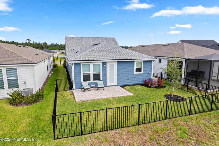 Exterior details and patio area of a home in , Yulee (Image 22).