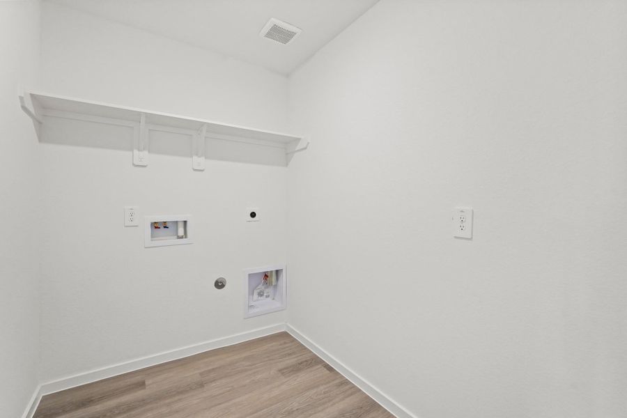 Spacious, unfurnished interior of a new home in Maple Woods, Hockley (Image 14).