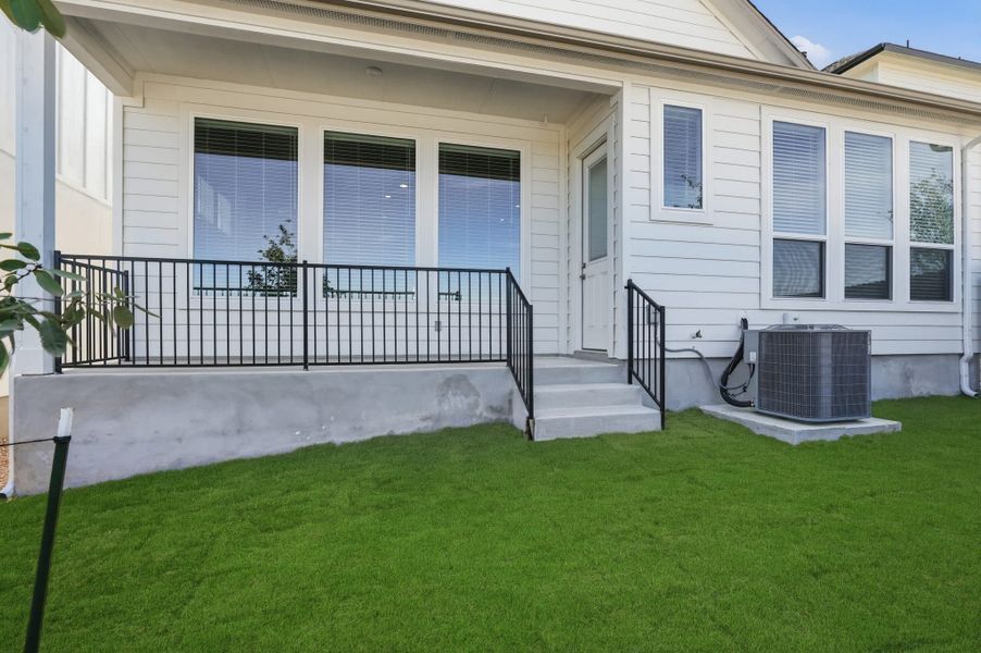 Representative exterior details of a home built from the Delos – HD by Chesmar Homes in Prominence, San Antonio (Image 3).