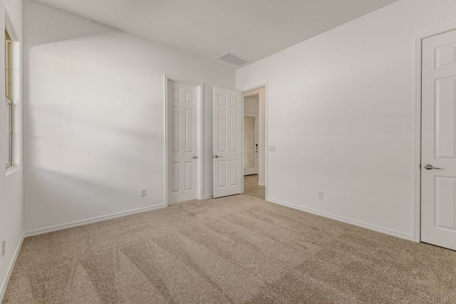 Spacious, unfurnished interior of a new home in Empire Pointe, Queen Creek (Image 15).