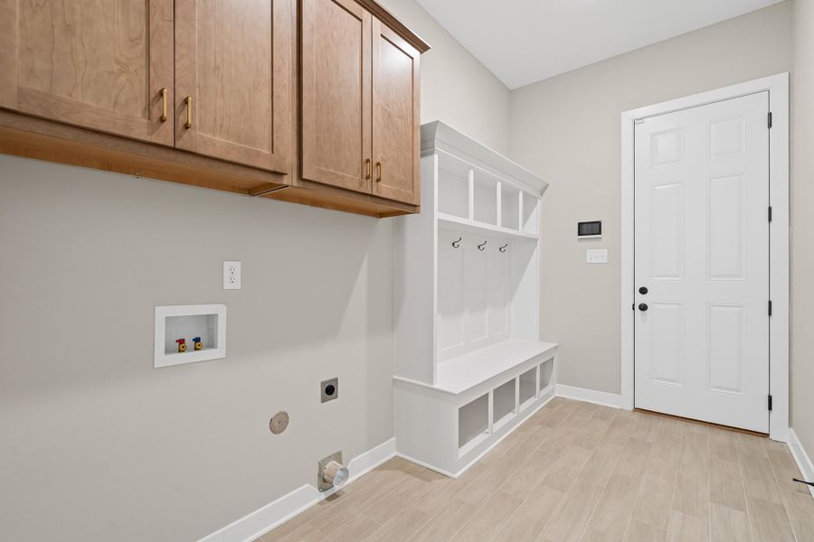 Furnished interior view inside a new home in Lockwood, Collierville (Image 13).