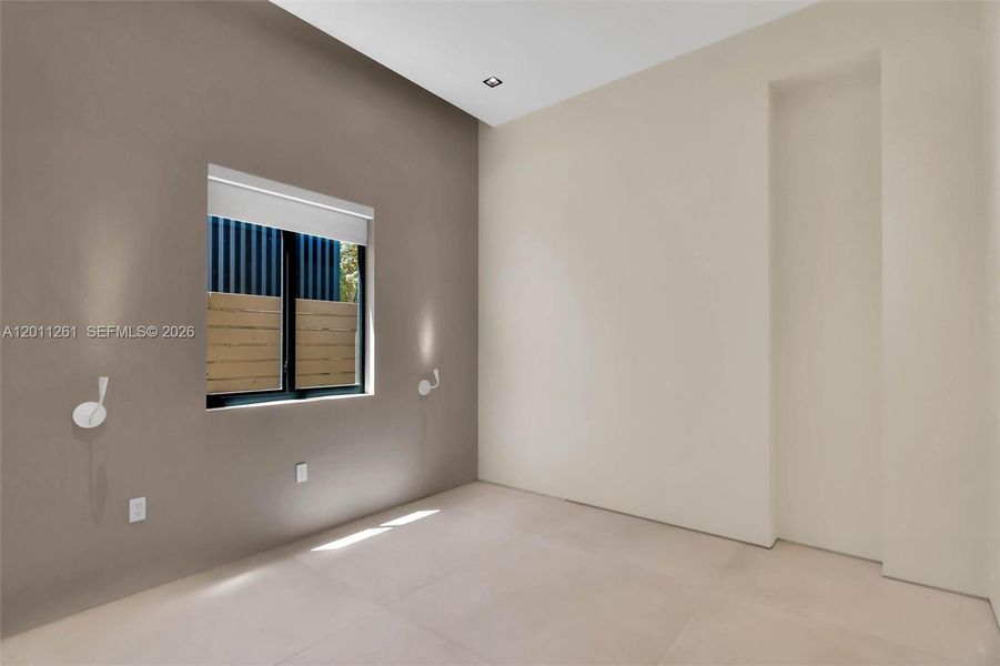 Spacious, unfurnished interior of a new home in , Miami (Image 47).