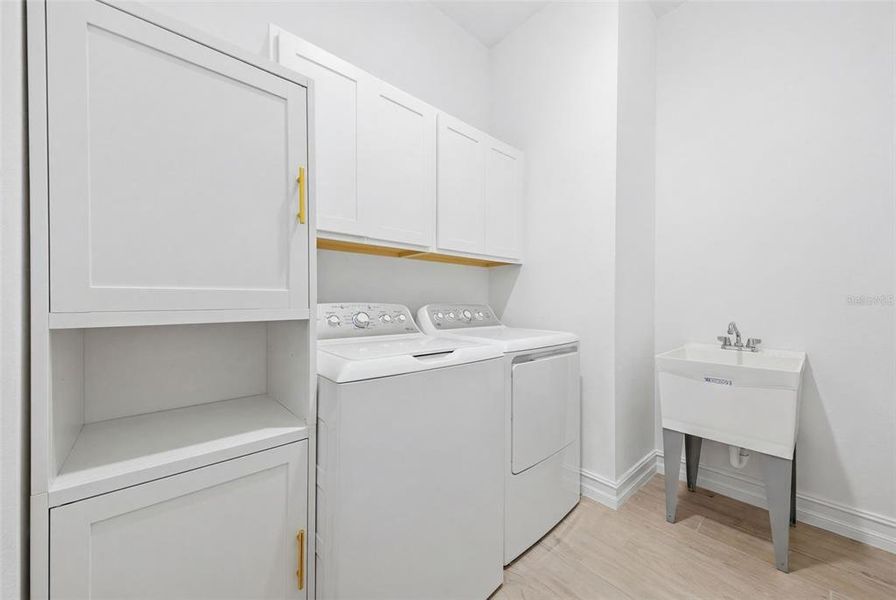 Furnished interior view inside a new home in , Land O' Lakes (Image 47).