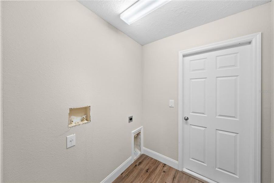 Spacious, unfurnished interior of a new home in , Ocala (Image 26).