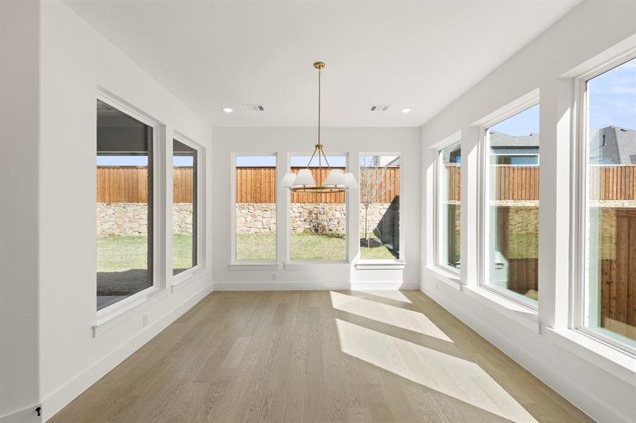 32. 591 Twilight - Dining