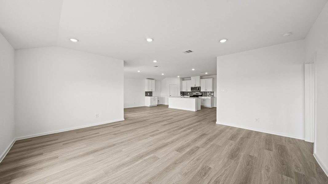 Spacious, unfurnished interior of a new home in Chapel Lakes, Montgomery (Image 13).