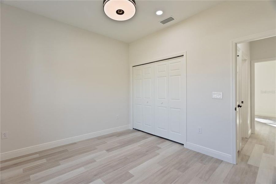 Spacious, unfurnished interior of a new home in , Ocala (Image 26).