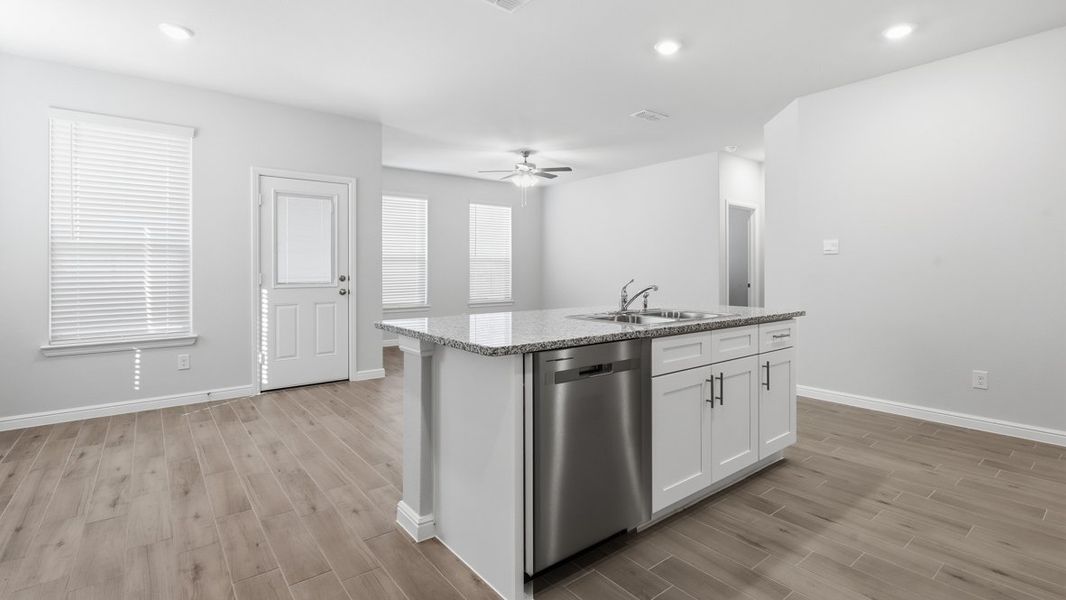 Furnished interior view inside a new home in Saratoga, Granbury (Image 7).