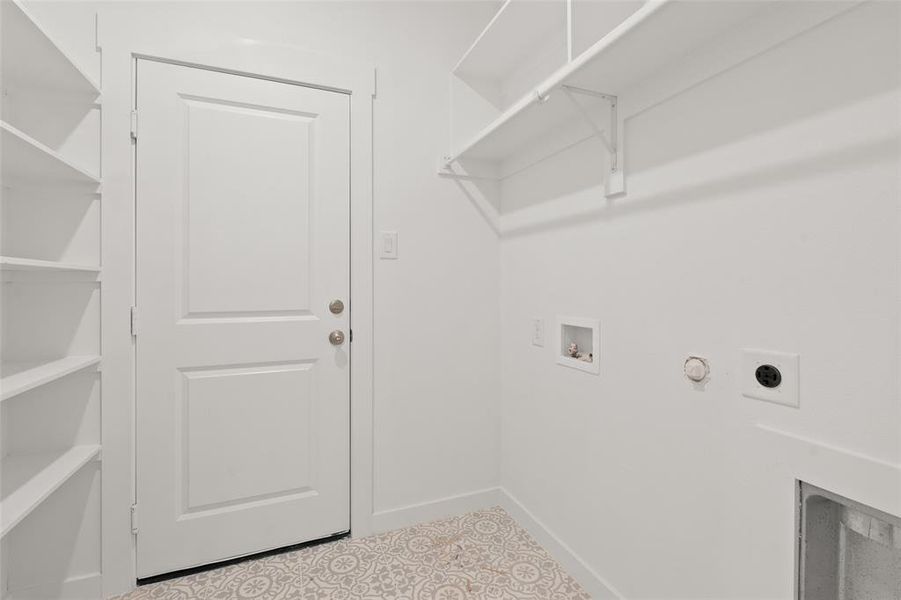 Spacious, unfurnished interior of a new home in , Hillsboro (Image 22).