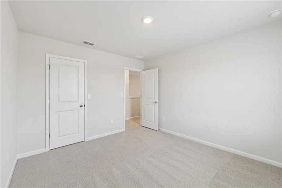 Spacious, unfurnished interior of a new home in Preserve at Mountain Creek, Pendergrass (Image 41).