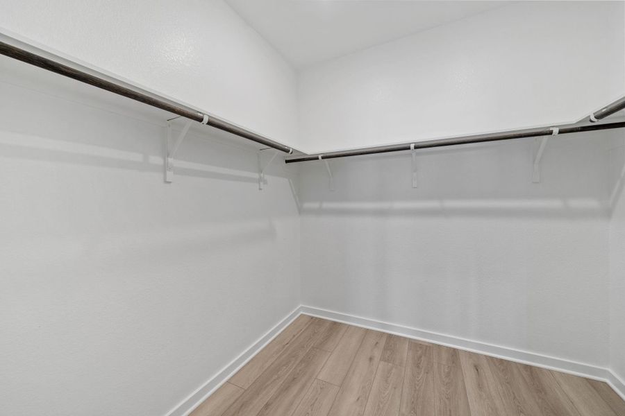 Spacious, unfurnished interior of a new home in Windrose Green 50', Angleton (Image 16).