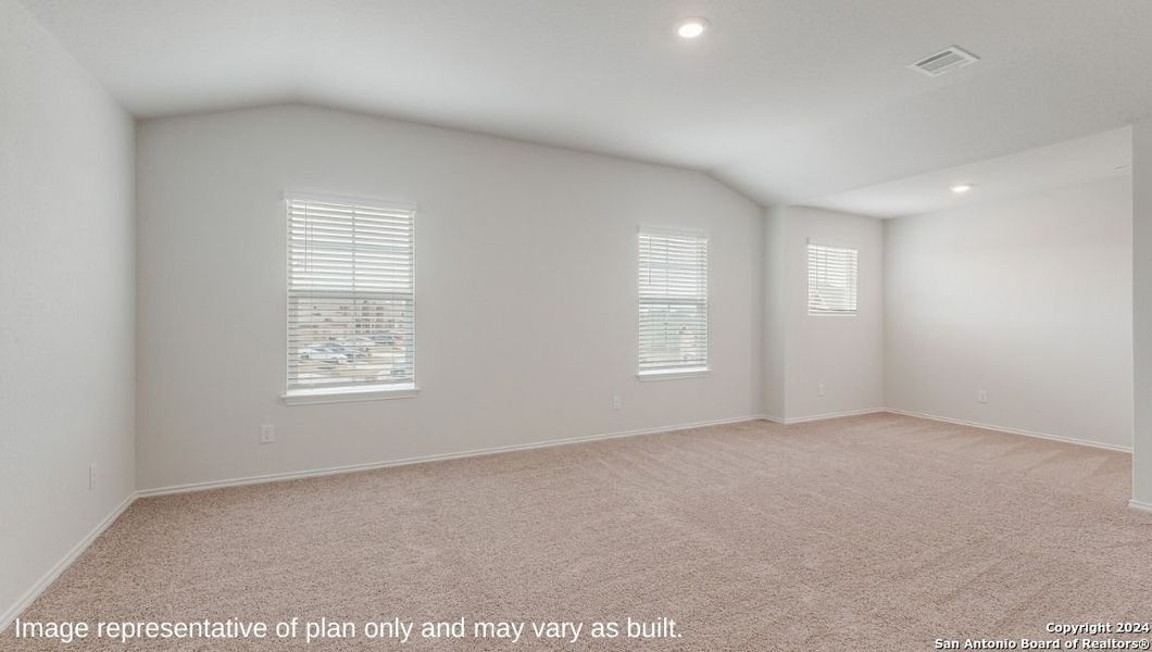 Spacious, unfurnished interior of a new home in , San Antonio (Image 14).