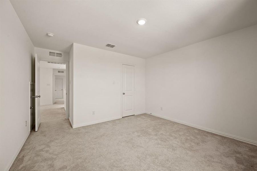 Spacious, unfurnished interior of a new home in Northpointe, Fort Worth (Image 23). Spacious, unfurnished interior of a new home in Northpointe, Fort Worth (Image 23).