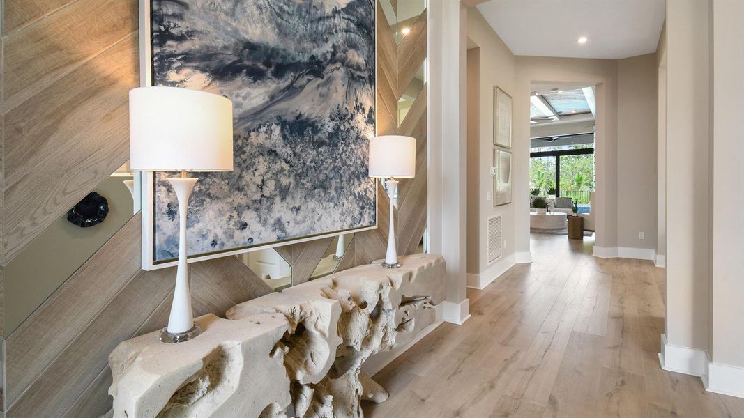 Julia Model - Foyer 3
