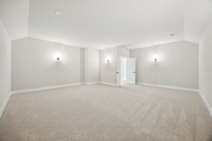 Spacious, unfurnished interior of a new home in Painted Tree Lakeside, McKinney (Image 31).