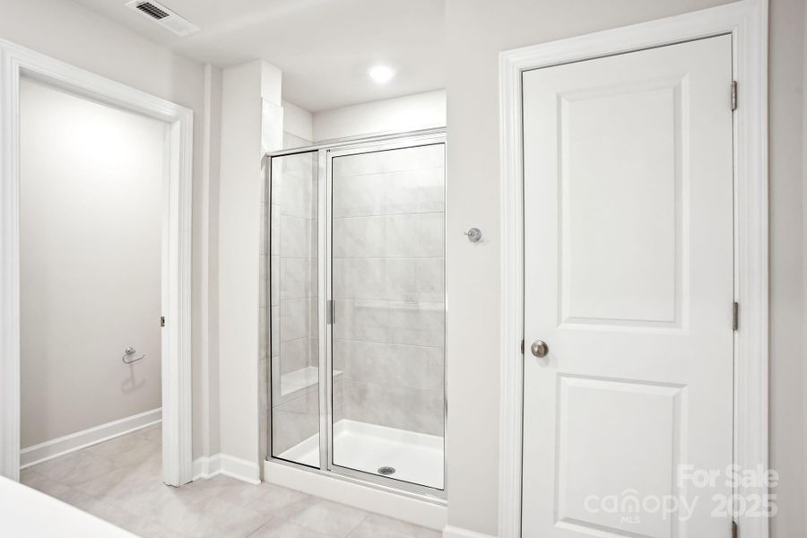 Photo is not of the actual home, but is an inspirational photo of builder’s model home and may depict options, furnishings, and/or decorator features that are not included Photo is not of the actual home, but is an inspirational photo of builder’s model home and may depict options, furnishings, and/or decorator features that are not included