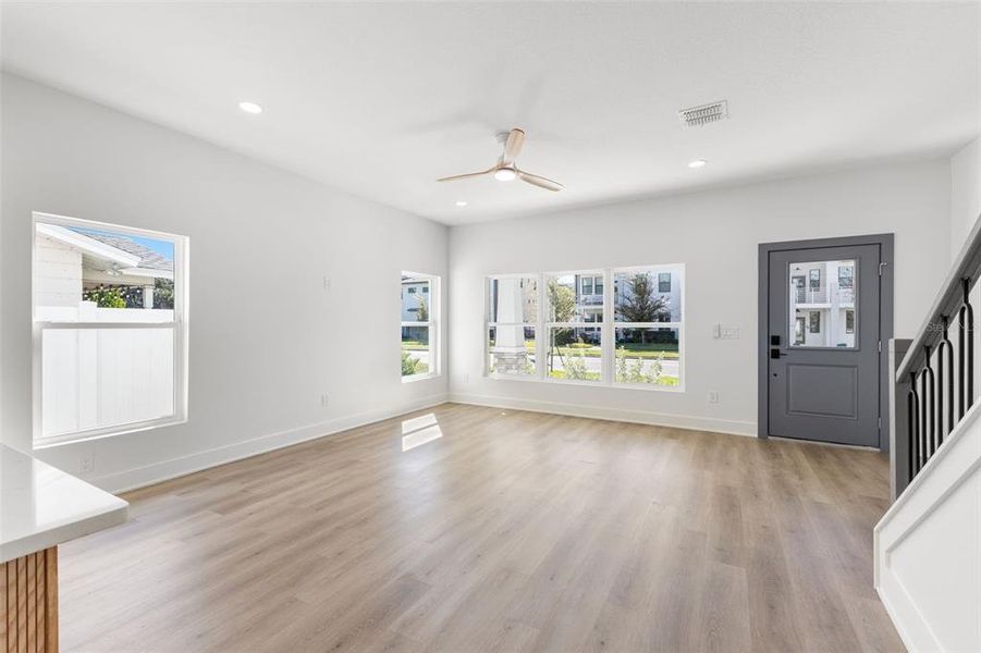 Spacious, unfurnished interior of a new home in , St. Petersburg (Image 18).