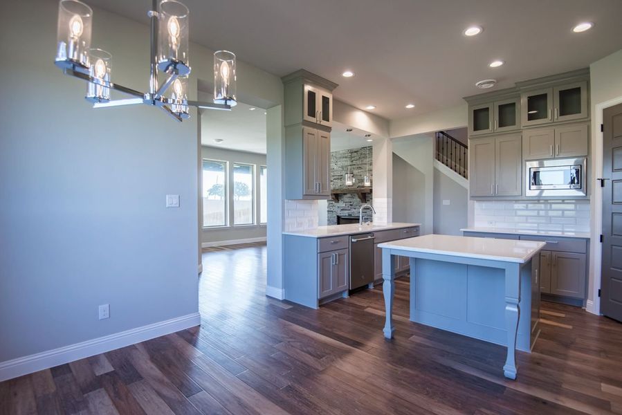 Representative furnished interior of a home built from the Washington II by Windmiller Custom Homes in The Highlands, Northlake (Image 7). Representative furnished interior of a home built from the Washington II by Windmiller Custom Homes in The Highlands, Northlake (Image 7).