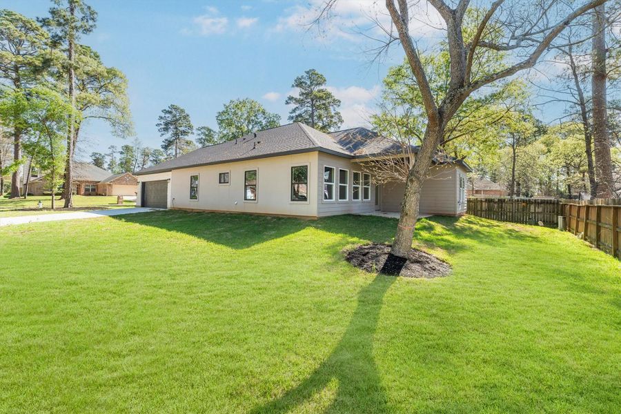 Exterior details and patio area of a home in , Montgomery (Image 4).