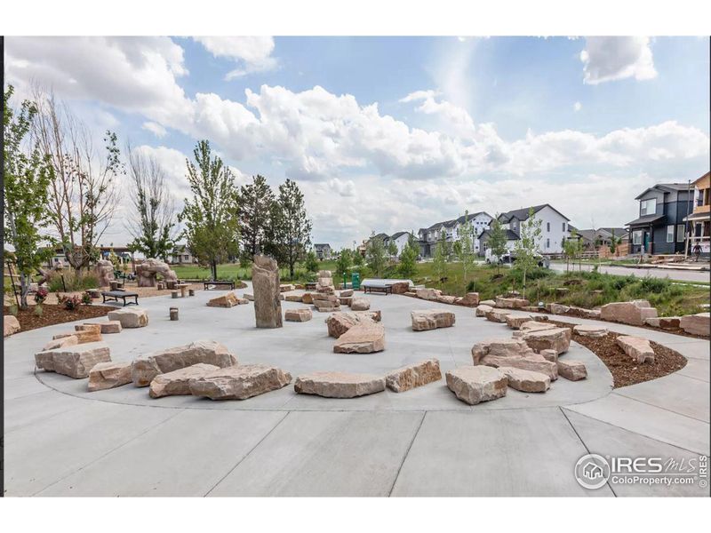 EXAMPLE PHOTO: COMMUNITY SPLASH PAD