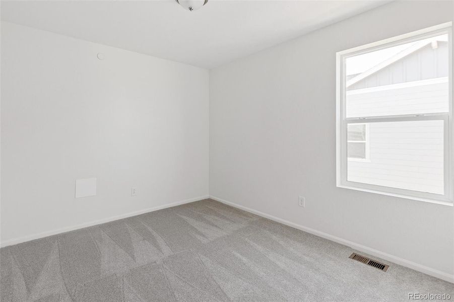 Spacious, unfurnished interior of a new home in Turnberry, Commerce City (Image 24).