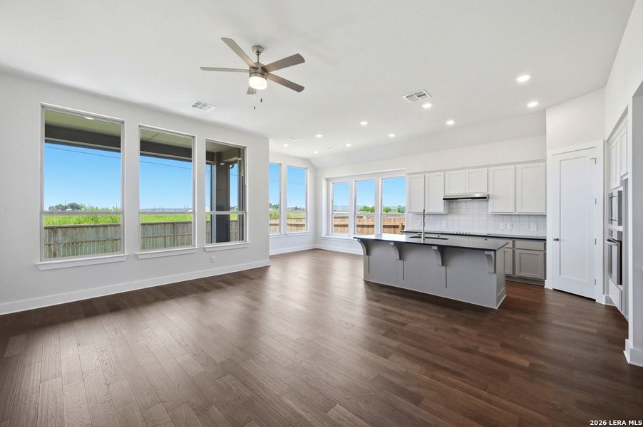 Spacious, unfurnished interior of a new home in Alsatian Oaks, Castroville (Image 12).