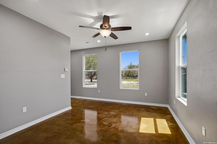 Spacious, unfurnished interior of a new home in , San Antonio (Image 28).