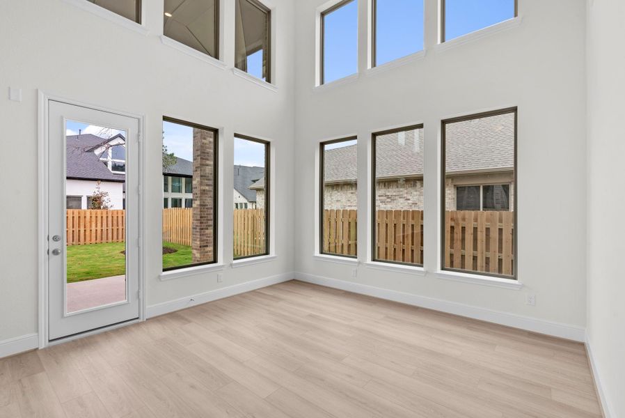 Spacious, unfurnished interior of a new home in Colton, Montgomery (Image 18).