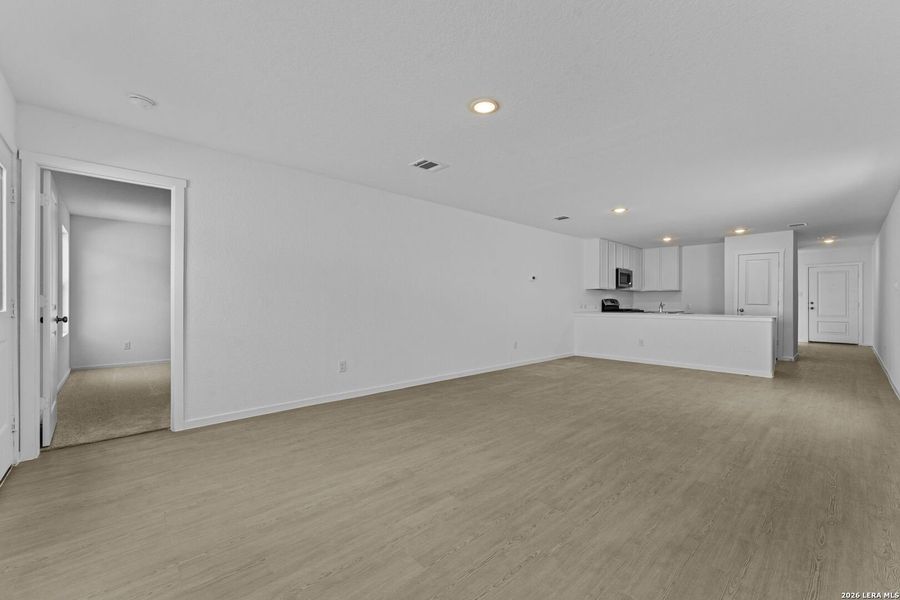 Spacious, unfurnished interior of a new home in Waterwheel, San Antonio (Image 15).