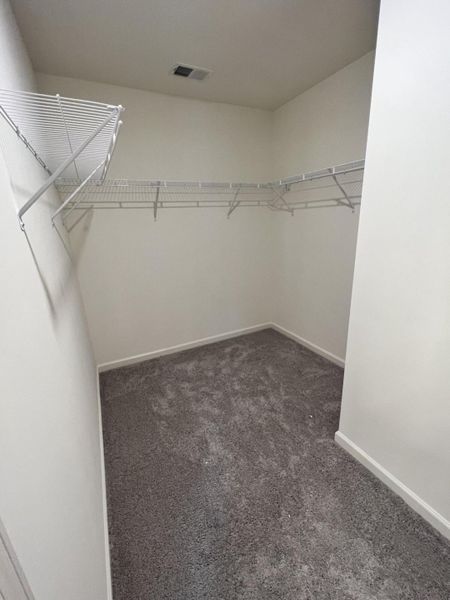 Spacious, unfurnished interior of a new home in Crossing at Givhans, Ridgeville (Image 4).