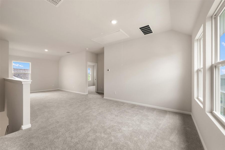 Spacious, unfurnished interior of a new home in Cannon Ranch, Dripping Springs (Image 36).