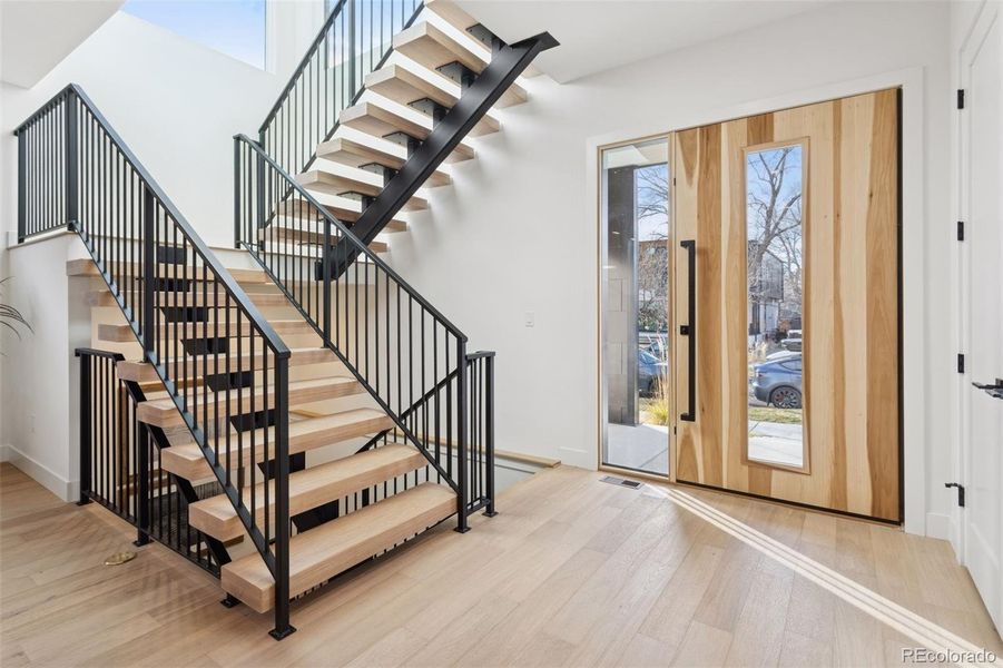 Spacious, unfurnished interior of a new home in , Denver (Image 26).