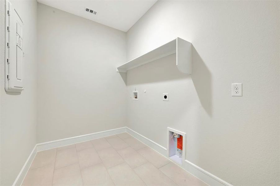 Spacious, unfurnished interior of a new home in Elevon, Lavon (Image 22).