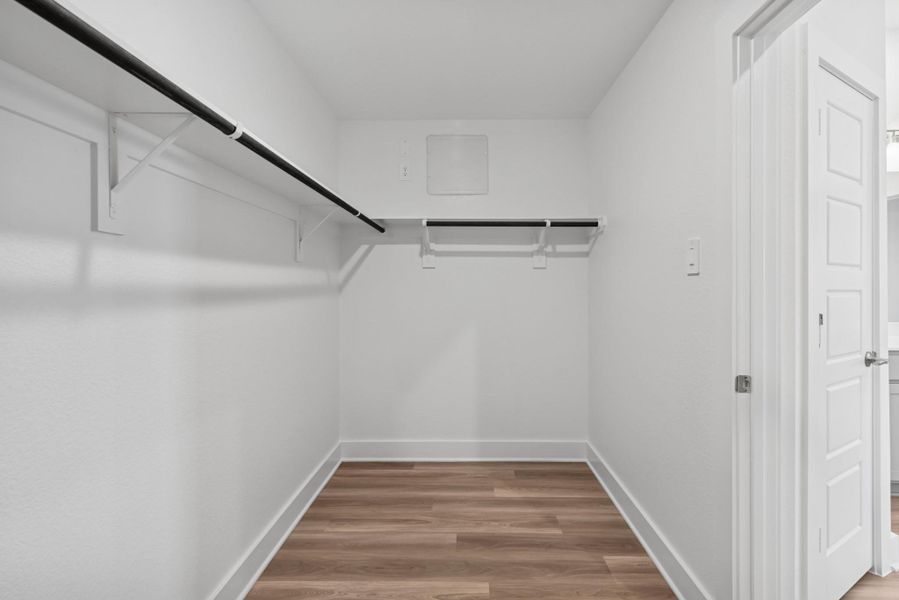 Spacious, unfurnished interior of a new home in Lone Star Landing, Montgomery (Image 21).