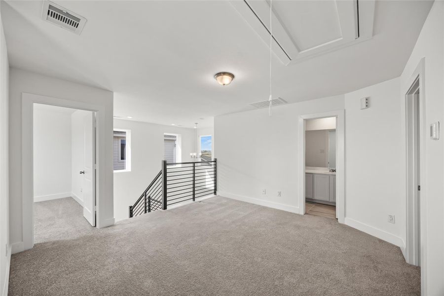 Spacious, unfurnished interior of a new home in River Ranch Meadows, Dayton (Image 25).