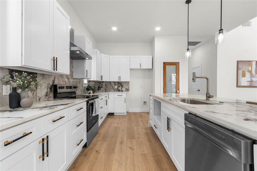 Furnished interior view inside a new home in , Dallas (Image 16). Furnished interior view inside a new home in , Dallas (Image 16).