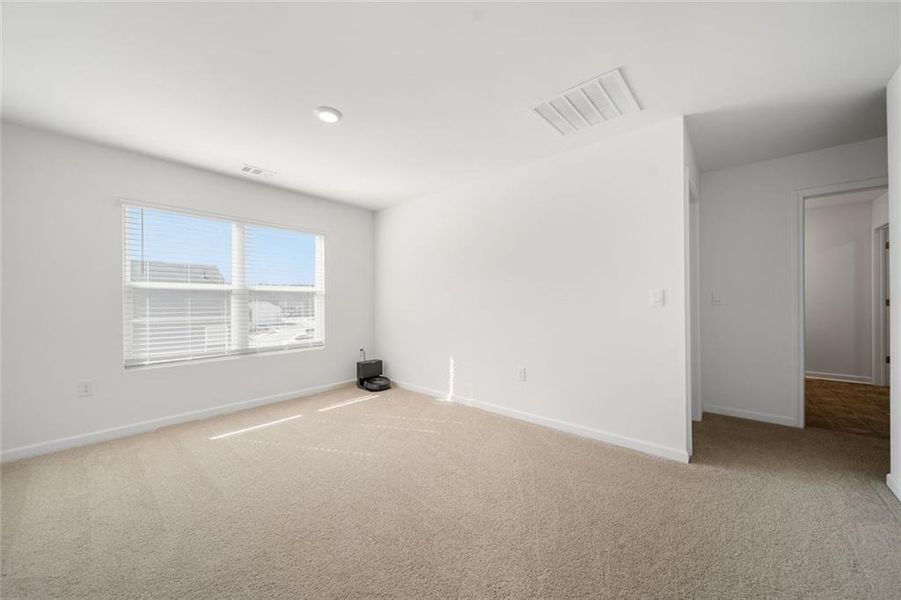 Spacious, unfurnished interior of a new home in Brooks Village, Dacula (Image 18).