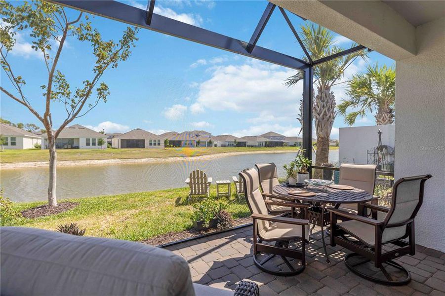 Exterior details and patio area of a home in , Port Charlotte (Image 4).