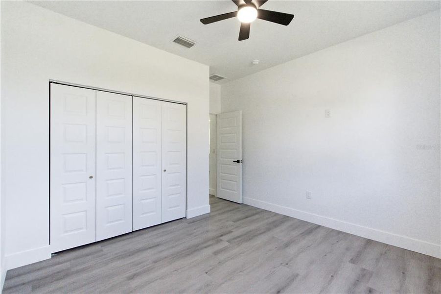 Spacious, unfurnished interior of a new home in , Pinellas Park (Image 34).