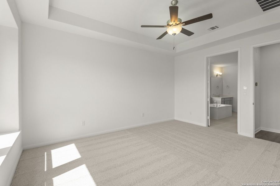 Spacious, unfurnished interior of a new home in Homestead, Schertz (Image 23).