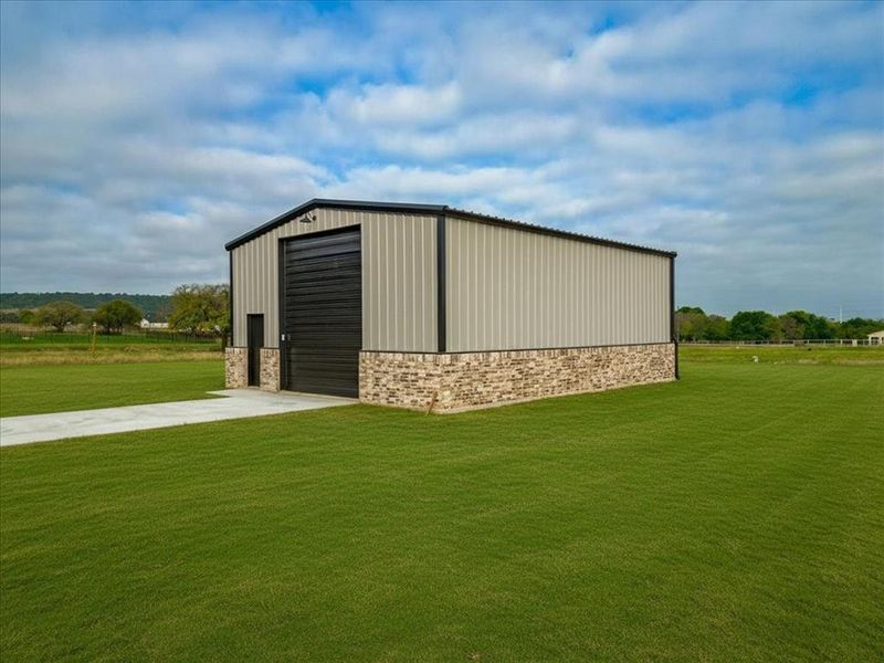 30x40 with electric and commercial door with opener