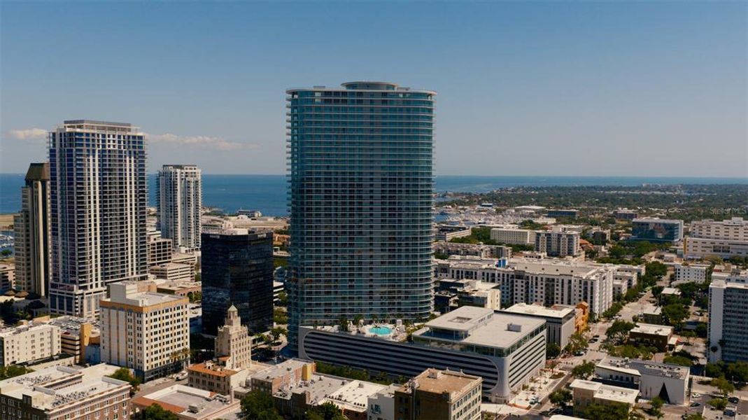 Condo located in St. Petersburg, FL showcasing its design and architecture (Image 16). Condo located in St. Petersburg, FL showcasing its design and architecture (Image 16).