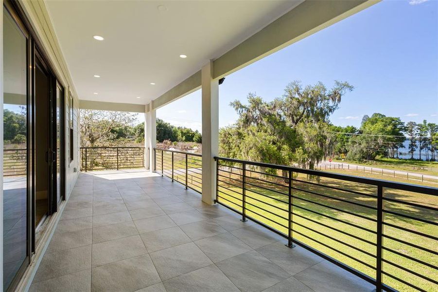 Exterior details and patio area of a home in , Thonotosassa (Image 29).