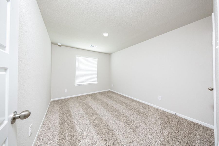 Spacious, unfurnished interior of a new home in Mackenzie Creek, Conroe (Image 16). Spacious, unfurnished interior of a new home in Mackenzie Creek, Conroe (Image 16).