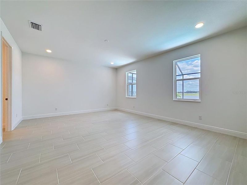 Spacious, unfurnished interior of a new home in Watercolor Place, Bradenton (Image 61). Spacious, unfurnished interior of a new home in Watercolor Place, Bradenton (Image 61).