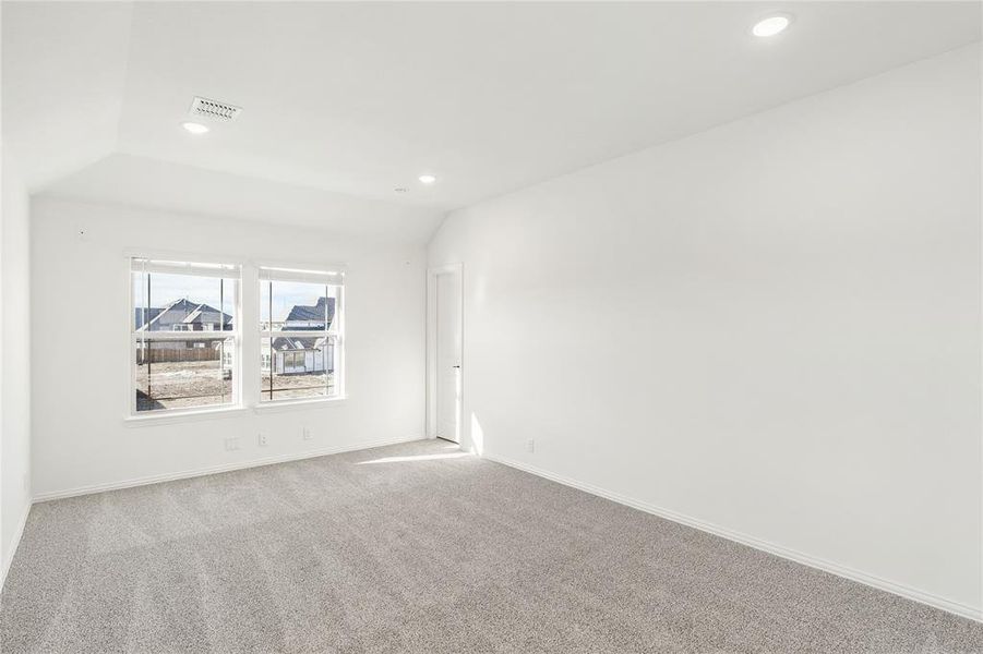 Spacious, unfurnished interior of a new home in Wildflower Ranch 60-65, Fort Worth (Image 39). Spacious, unfurnished interior of a new home in Wildflower Ranch 60-65, Fort Worth (Image 39).