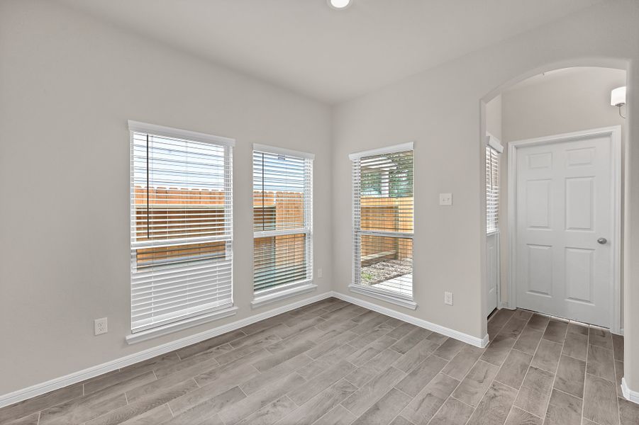 Representative unfurnished interior of a home built from the Floor Plan 1427 by Colina Homes in River Ranch, Dayton (Image 32).