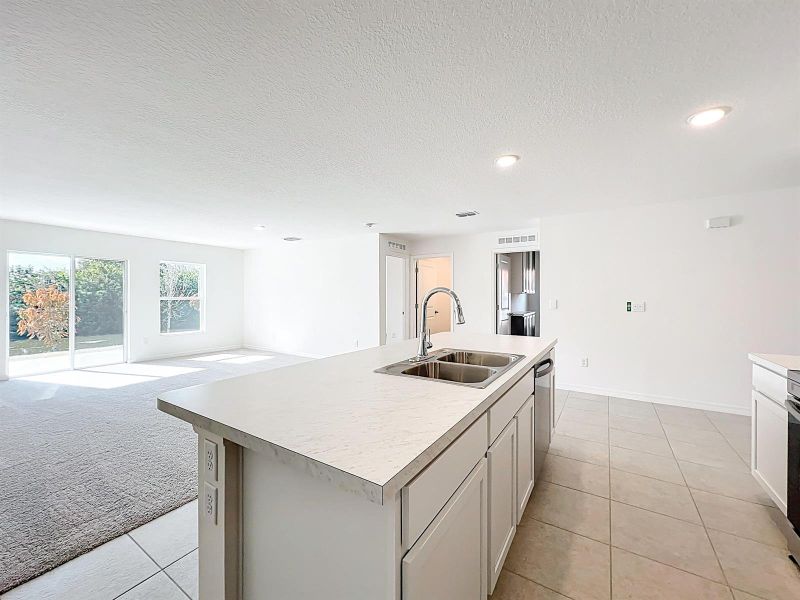 1390 Schumann Drive-28