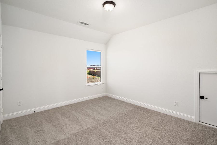 Spacious, unfurnished interior of a new home in Cambridge Crossing, Celina (Image 16).